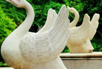 辽阳高雅优美的砂岩天鹅雕塑