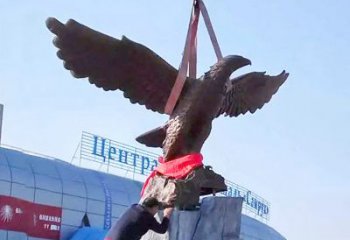 辽阳中领雕塑定制大型老鹰铜雕景观