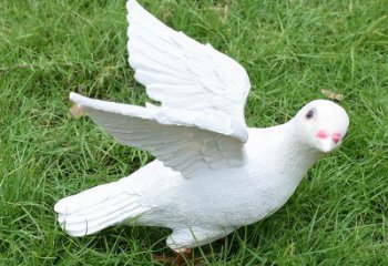 辽阳象征和平的少女和平鸽雕塑