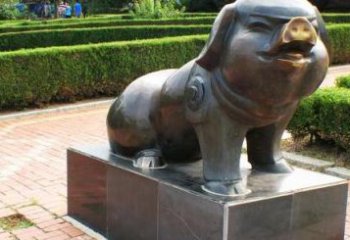 辽阳古典中国十二生肖猪铜雕塑