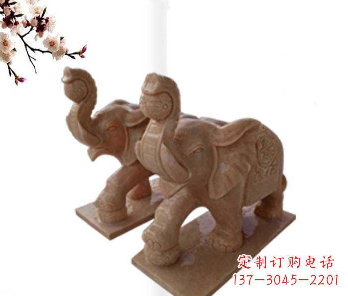 辽阳象鼻朝天的大象晚霞红招财石雕