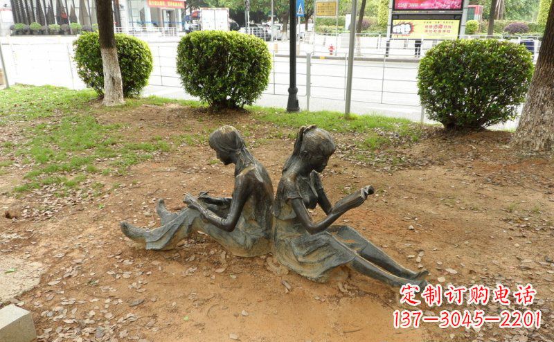 辽阳校园坐着看书的女孩人物铜雕
