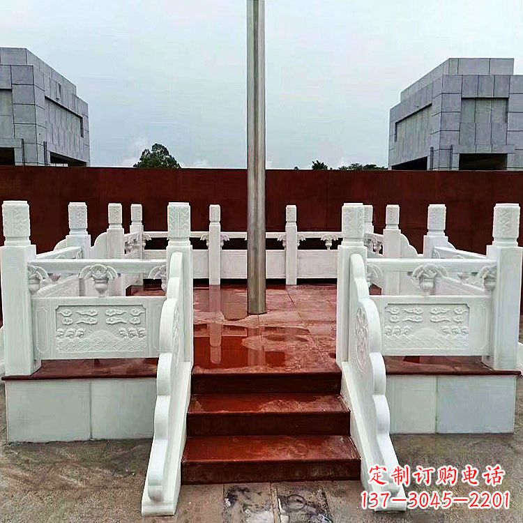 辽阳学校石雕升旗台