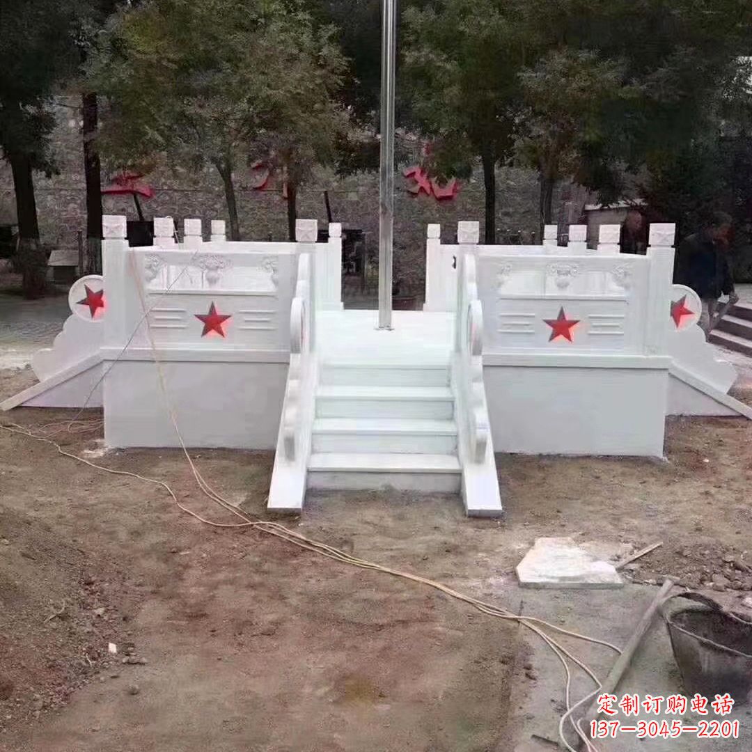 辽阳学校校园升国旗台