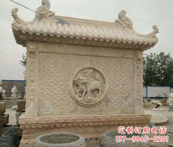 辽阳园林景观晚霞红石雕影壁