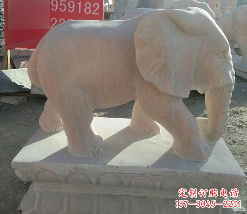 辽阳园林晚霞红大象雕塑