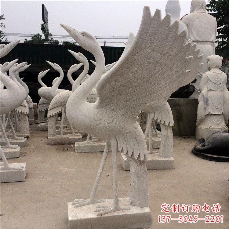 辽阳展翅欲飞的仙鹤石雕
