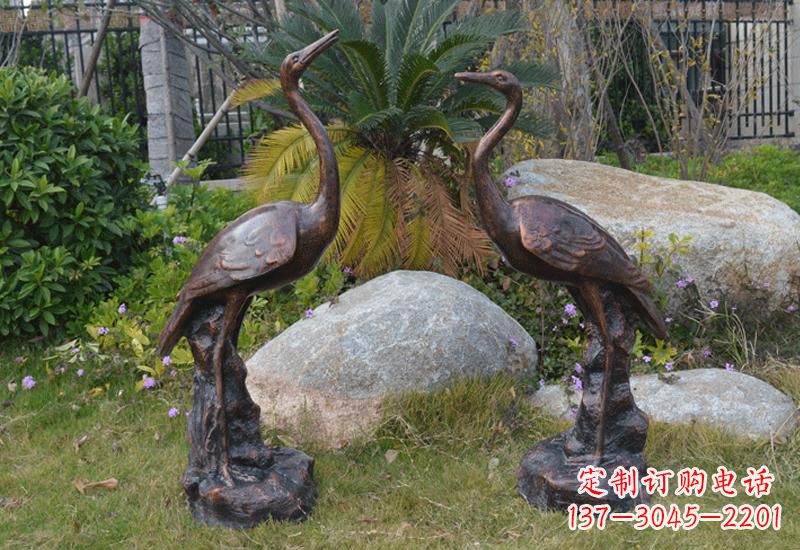 辽阳站立仙鹤雕塑 (2)