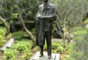 辽阳徐悲鸿雕塑著名奔马画家公园铜雕像