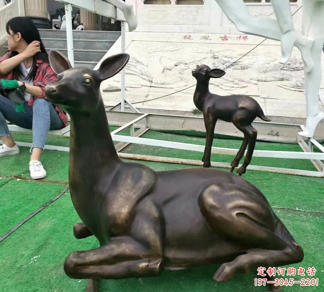 辽阳铸铜广场动物鹿雕塑