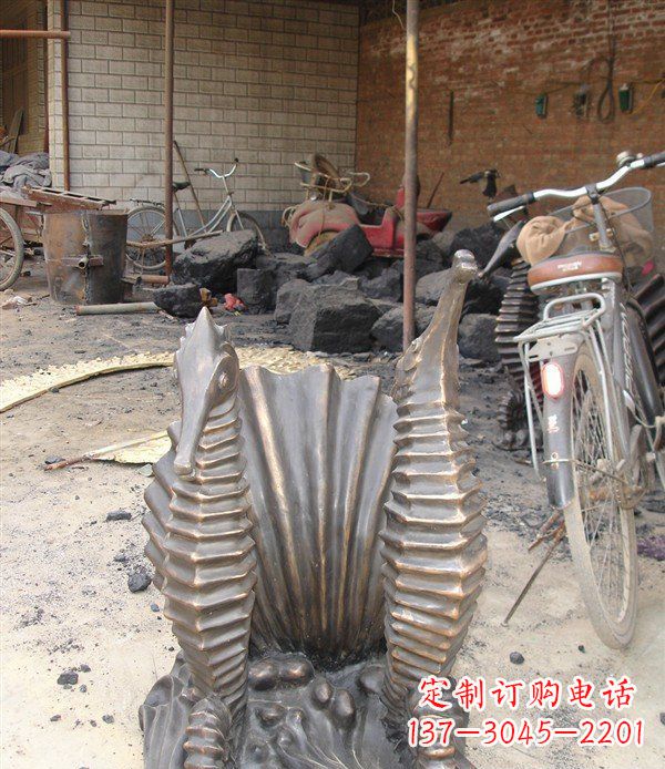 辽阳铸铜海马小区动物铜雕