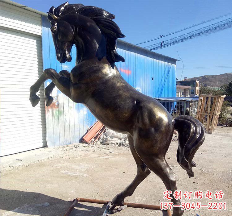辽阳铸铜立马