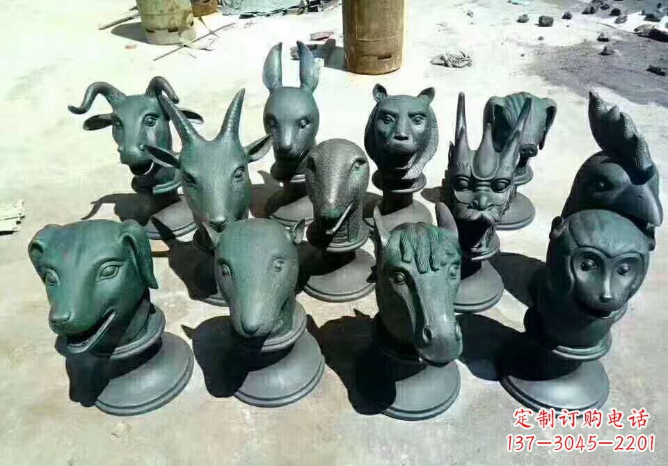 辽阳铸铜十二生肖动物雕塑