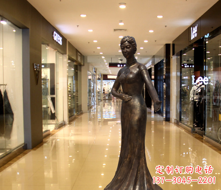 辽阳穿旗袍的迎宾女人铜雕
