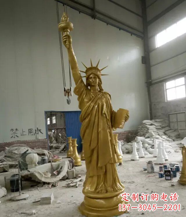 辽阳自由女神玻璃钢仿铜人物雕塑